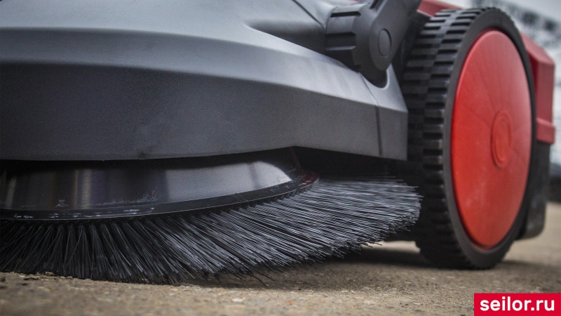 Starmix Haaga 355: бюджетная подметальная машина для ежедневной работы